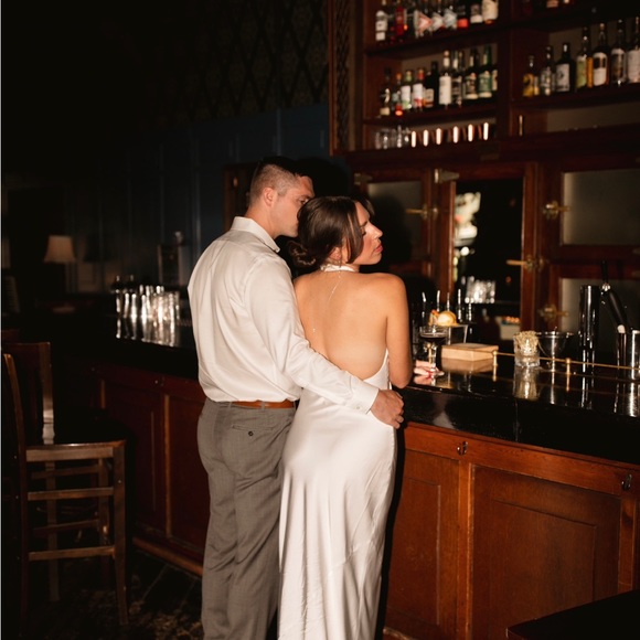 Pearl back necklace worn once for engagement shoot - Picture 3 of 3